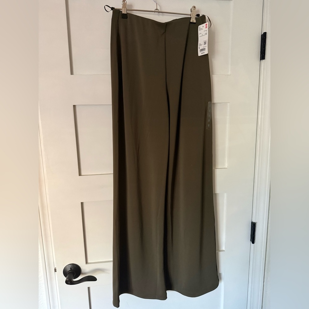 NWT Uniqlo Khaki Wide Leg Women's Pants